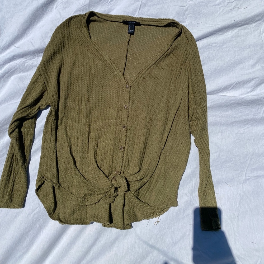 Long sleeve sweater with knot detail